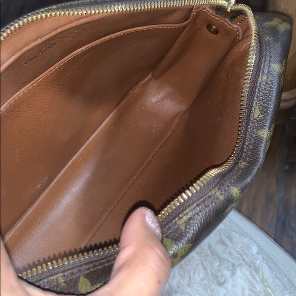 Louis Vuitton Authentic Compiegne Clutch 23 - Picture 6 of 13